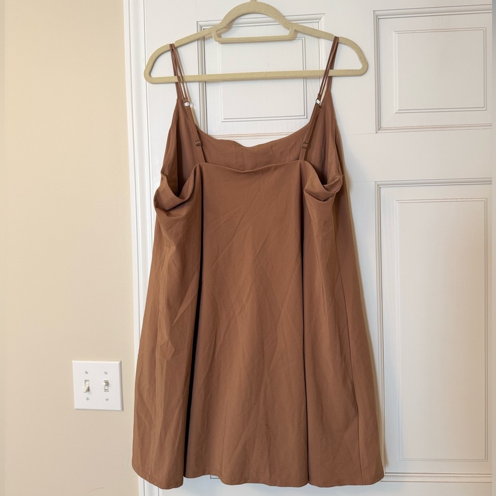 Abercrombie Traveler Mini Athletic Dress Size XL Tan Built-in Shorts